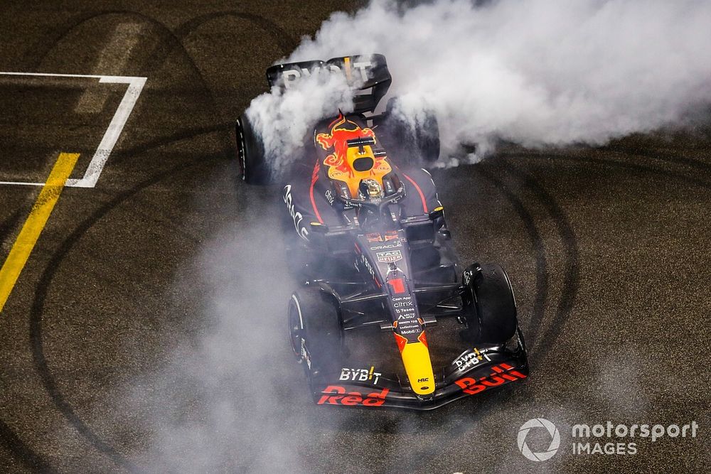 Fórmula-1: Max Verstappen vence o GP de Abu Dhabi