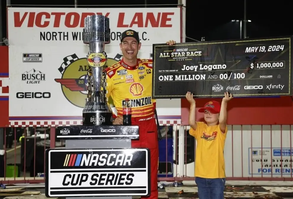 NASCAR Cup Series: Joey Logano vence o All Star Race